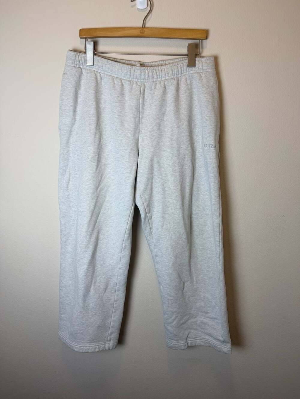 Aritzia Sweatfleece Mega Straight Sweatpant Size L Heather Grey